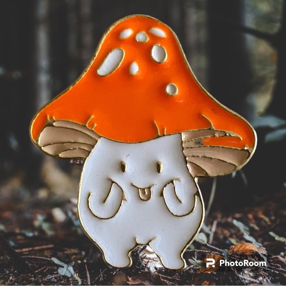 Mushroom enamel pin